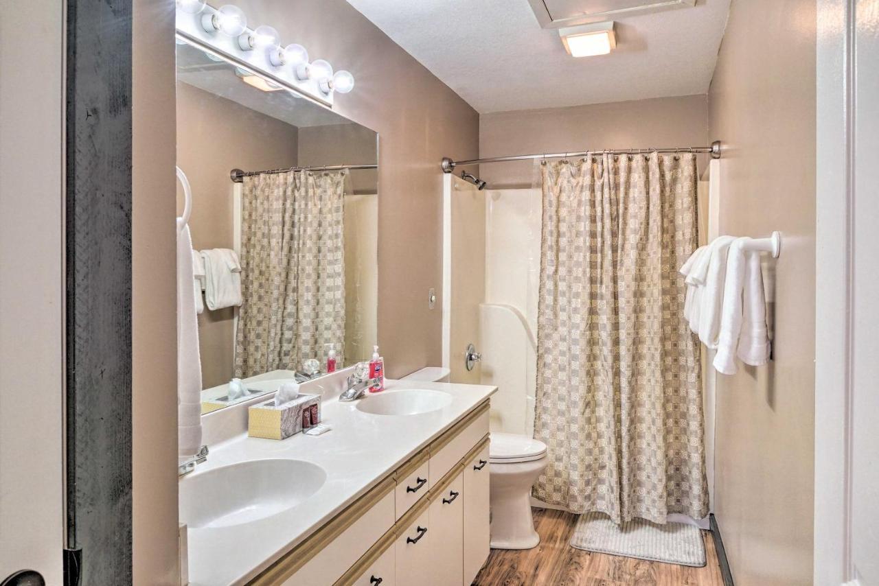 Vibrant Holiday Hills Resort Condo With Balcony ブランソン エクステリア 写真
